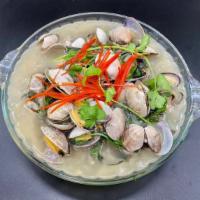 Clams with Minced Pork with Basil 潮式肉碎大蜆 · One and half ponds clams with minced pork in chicken and basil broth.
