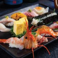 Omakase Sushi · 11 pcs of Fresh nigiri sushi combination on chef's choice and blue crab handroll