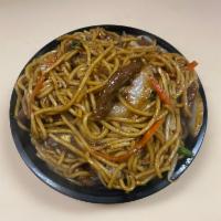 Beef Lo Mein牛捞面 · Egg noodle dish with beef.