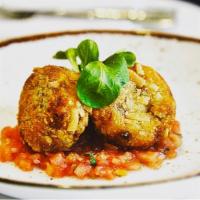 Polpettine alla Fontellina · Eggplant cakes with side of tomato sauce and basil sauce