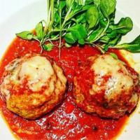 Polpette di Manzo della Masseria · Fresh daily homemade meatballs with tomato sauce and basil