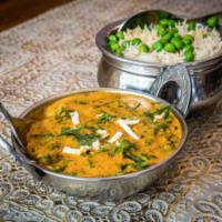 Methi Malai Matar · Fragrant gravy made from onions, fenugreek leaves, peas and handmade spices with creamy sauce.