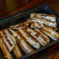 Grilled Chicken Cutlets Meal · Pechugas a la parrilla.