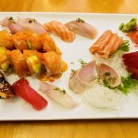 Sushi and Sashimi Combination · 7 pieces sushi, 9 pieces sashimi, and 1 Marilyn Monroe roll.
