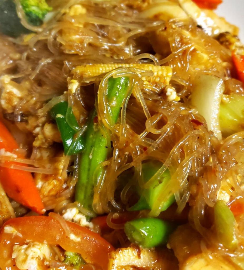 42. Pad Woon Sen · Glass noodles, eggs, tomatoes, onions, celery, mushrooms, baby corn, broccoli, carrots and cabbage.
