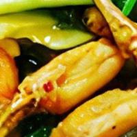 Garm Phoo Pad Prik Pao · Stir-fried crab claws with chili sauce, onions, ginger, chili oil and celery.