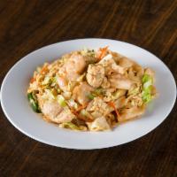 M6. House Special Chow Mein · Stir fried noodle dish.