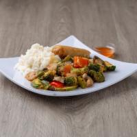 L9. Spicy Basil · Choice of meat stir-fried with bell peppers, carrots, basil leaves and chili.