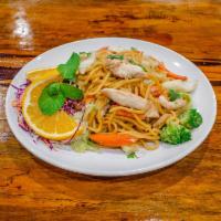 Lo Mein · Stir fried lo mein noodles with brown sauce, egg broccoli, carrot and cabbage.
