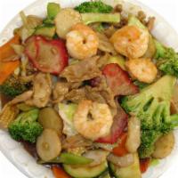 S1. Happy Family · Crab meat, chicken, beef, pork and shrimp with mixed vegetables in brown sauce.