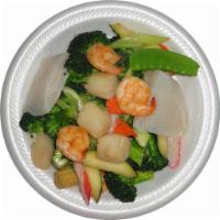 S2. Seafood Combination · Shrimp, scallop, crab meat, fish fillet with mixed vegetables in white sauce.