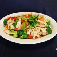 21. Guay Teaw Pad Kee Mao · Delicious spicy thick rice noodles, stir-fried with broccoli, Thai basil, green and red bell...