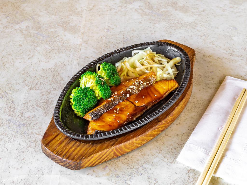 Salmon Teriyaki 살몬테리야끼 · Grilled salmon and vegetables with teriyaki sauce.
