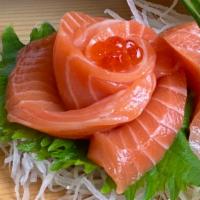 Salmon Flower · Salmon Sashimi and salmon roe (Ikura)