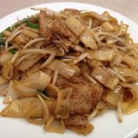 Beef Chow Fun 牛河粉 · Stir fried vegetables and noodles.