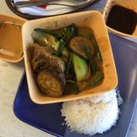 Kare-Kare · Oxtail and honeycomb with bokchoy, long beans, and eggplants in peanut butter sauce.