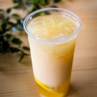 Yakult Lemon Tea 柠檬养乐多 · Lemon green tea with yakult and lemon slices