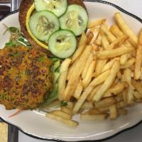 Vegetable Burger · Mixed of 5 beans, 3 grains, corn, green peas, lettuce, onions, sunflower sprouts, carrots, a...