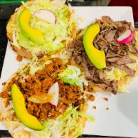 3 Sopes Mixtos · Elejir tres diferentes. Mixed sopes, you can choose 3 different types of meats to taste.