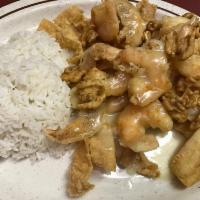 Honey Walnut Shrimp 核桃虾 · Lightly breaded shrimp, walnut and in Chinese walnuts sauce. Served with steamed rice, pork ...