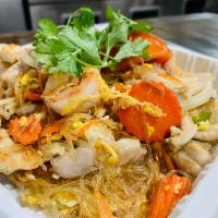 3. Pad Woon Sen  · Stir-fried glass noodles with shrimp, chicken, egg, carrot, tomatoes and onion.