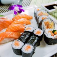 Salmon Lover Platter Combo · 4 pieces of nigiri sushi, 3 pieces sashimi, 6 pieces sake maki and 5 pieces spicy salmon roll.