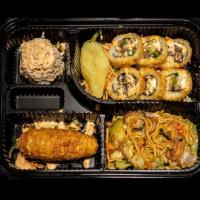Bento Box 3 · Carne asada roll, veggie yakisoba, tampico, torpedo.
