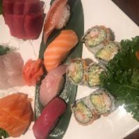 Sushi and Sashimi Combo · 4 pcs sushi ,9pcs sashimi , and 1 California roll