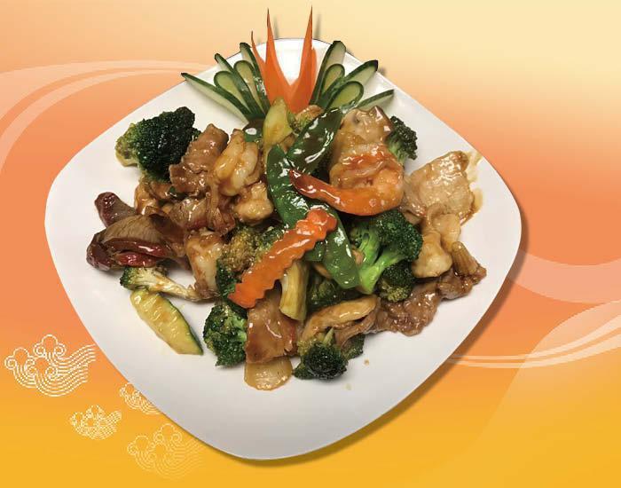 S5. Four Season · Jumbo shrimp, chicken, beef and roast pork with mix vegetable.