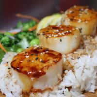 Scallop Teriyaki Bowl · Grilled Scallops with freshly squeeze lemon on top.