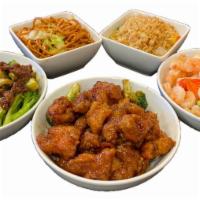 Small Family Meal  小家庭餐 · Choose 1 appetizer, 3 entrees, and 2 sides. Feeds 3-5 people.