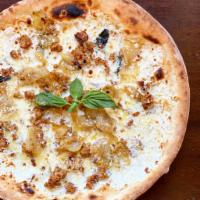 Cipollina Pizza · Oven-roasted onions, Italian sausage, fresh mozzarella, basil, and Grana Padano.