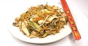 N6. Pad Lo Mein · Sauteed egg noodle with cabbage, carrot, green onion, bean sprout and mushrooms.