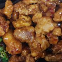 S5. General Tso's Chicken · Chunks of boneless chicken with broccoli done in our chef's General Tso's sauce. Served with...