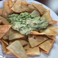  Guacamole and chips · 
