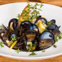 Cozze E Vongole Al Vapore · Mussels and clams steamed with a splash of white wine and citrus