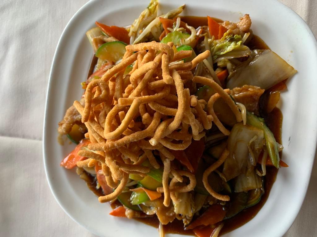 N2. Chow Mein · Crispy noodle. American style. Choice of chicken, beef pork or veggie.