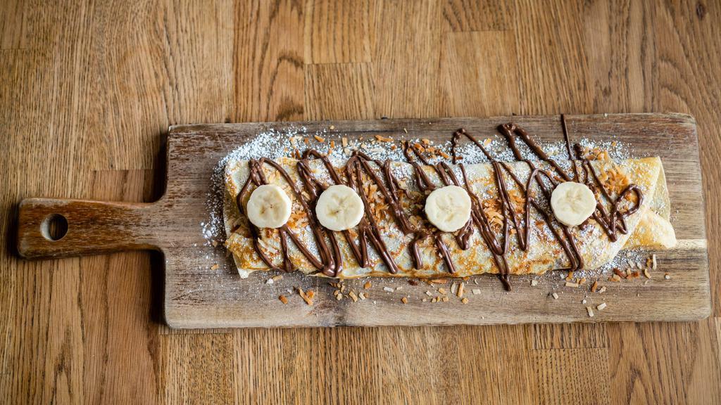 Imperatore · Crepe with nutella, banana and coconut.