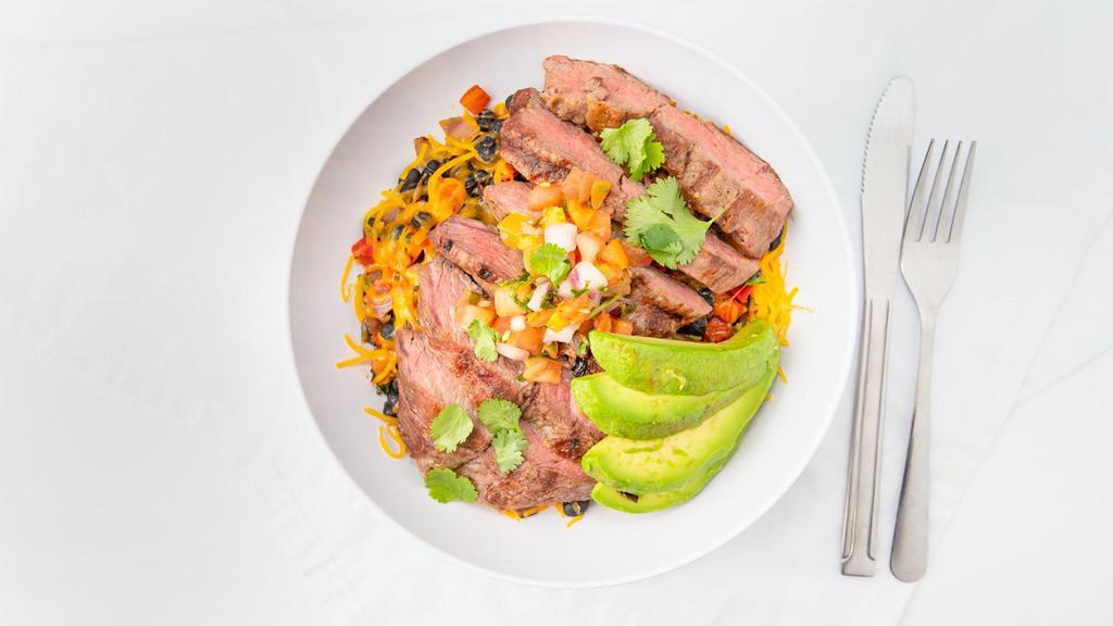 Santa Fe Bowl · Grilled Steak, Black Bean Salsa, Shredded Cheddar Cheese, Tomatoes, Red Bell Pepper, Red Onion, Topped with Avocado, Pico de Gallo and Fresh Cilantro, Served on top of Choice of Jasmine Rice, Brown Rice or Quinoa
| Cal 461 | Protein 45 | Carb 21 | Fat 22 |
*Nutritional facts are before choice of carb*