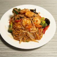 B6. Shrimp Stir-Fried Hand-Pulled Noodle · 