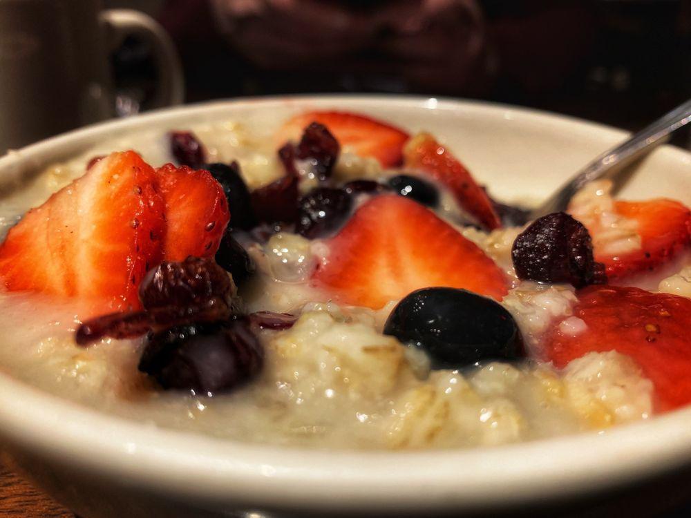 Berry  Oatmeal · Blueberries, strawberries, dried cranberry, raw honey.