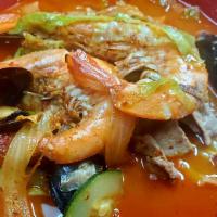 Jjahm ppong · Flour noodle, shrimp, mussel, pork, vegetables in spicy broth