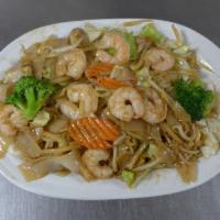Shanghai Street Noodles Shrimp · Wide noodles.