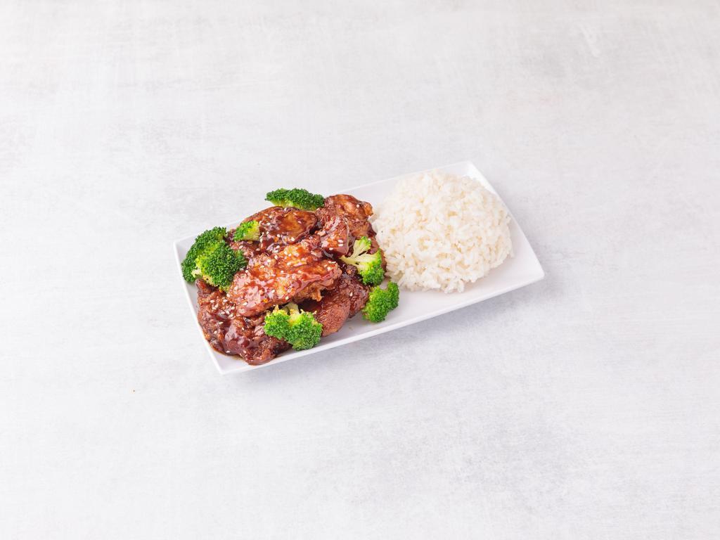 H4. General Tso' Chicken · Tender chunk of boneless chicken cooked with general tso's sauce. Hot and spicy.