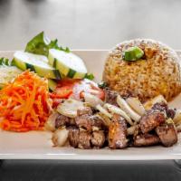R4. Marinated Tenderloin Beef Chunks Plate · Cơm Chiên Bò Lúc Lắc
(marinated tenderloin beef chunk (Shaken Beef) with fried rice or steam...