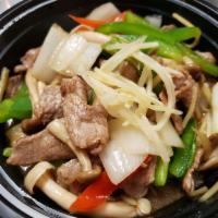 Ginger · Stir-fried ginger with onion, mushroom, bell pepper, green onion and stir-fried sauce.