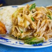 L6. Chicken Chow Mein Combo Special Dinner · Does not include rice.