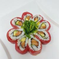 Cherry Blossom Roll · In: salmon and avocado. Top: tuna.