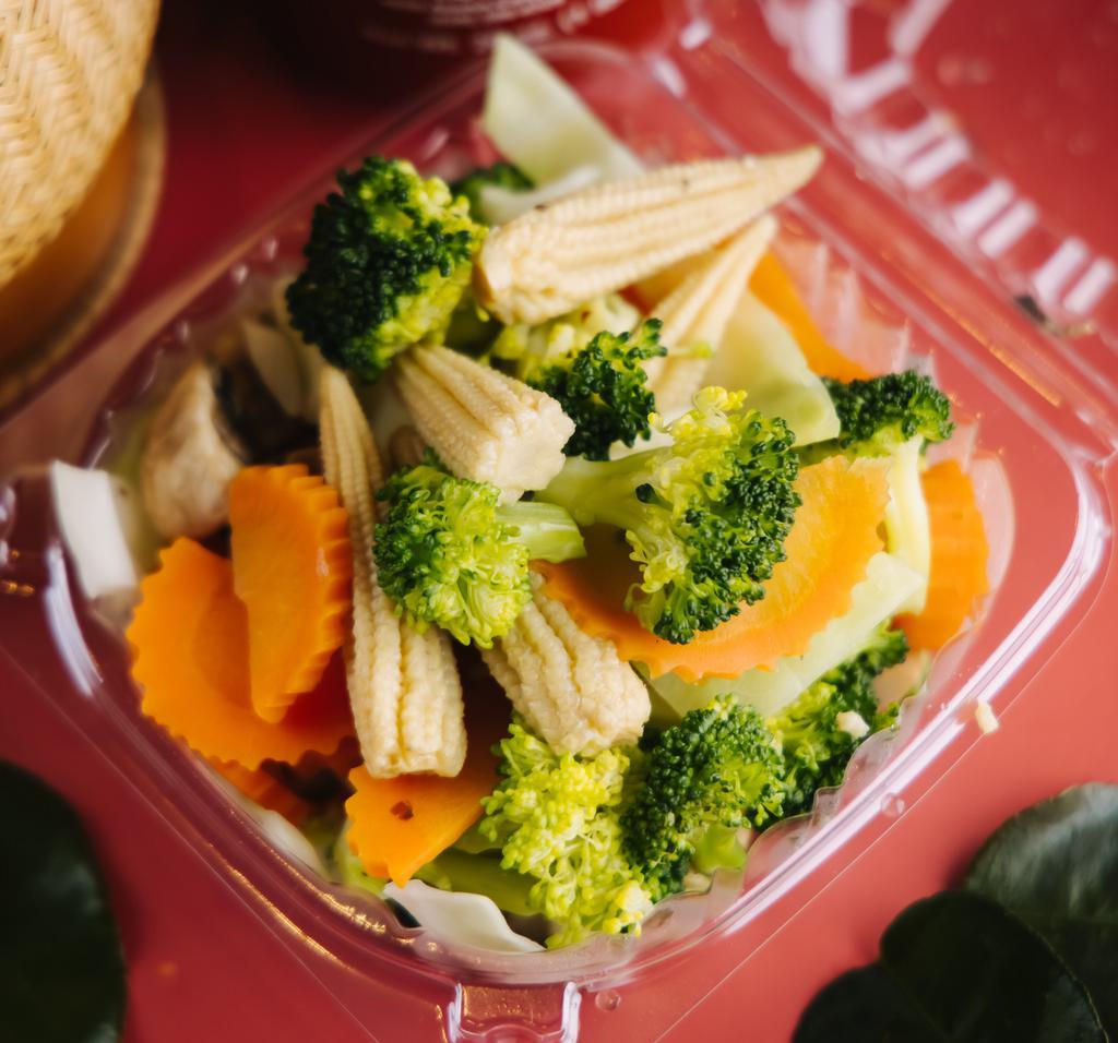 Steamed Vegetables · Steamed broccoli, carrots, baby corn, mushroom, cabbage.