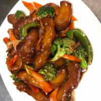 Empress Chicken · Breaded chicken with  broccoli, bell peppers, onions and carrots. Includes a side of white r...